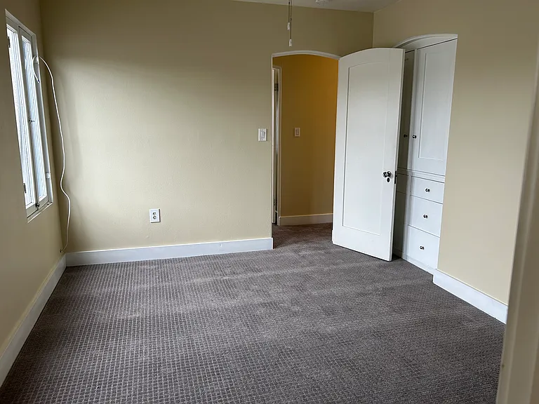 3326 E Vista St — Photo 1