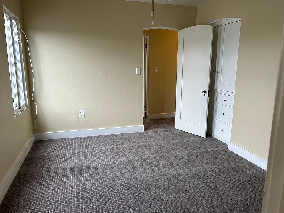 1st image of 3326 E Vista St