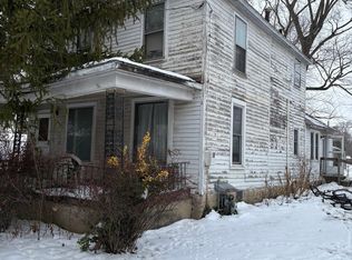 422 E Ash St, Watseka, IL 60970