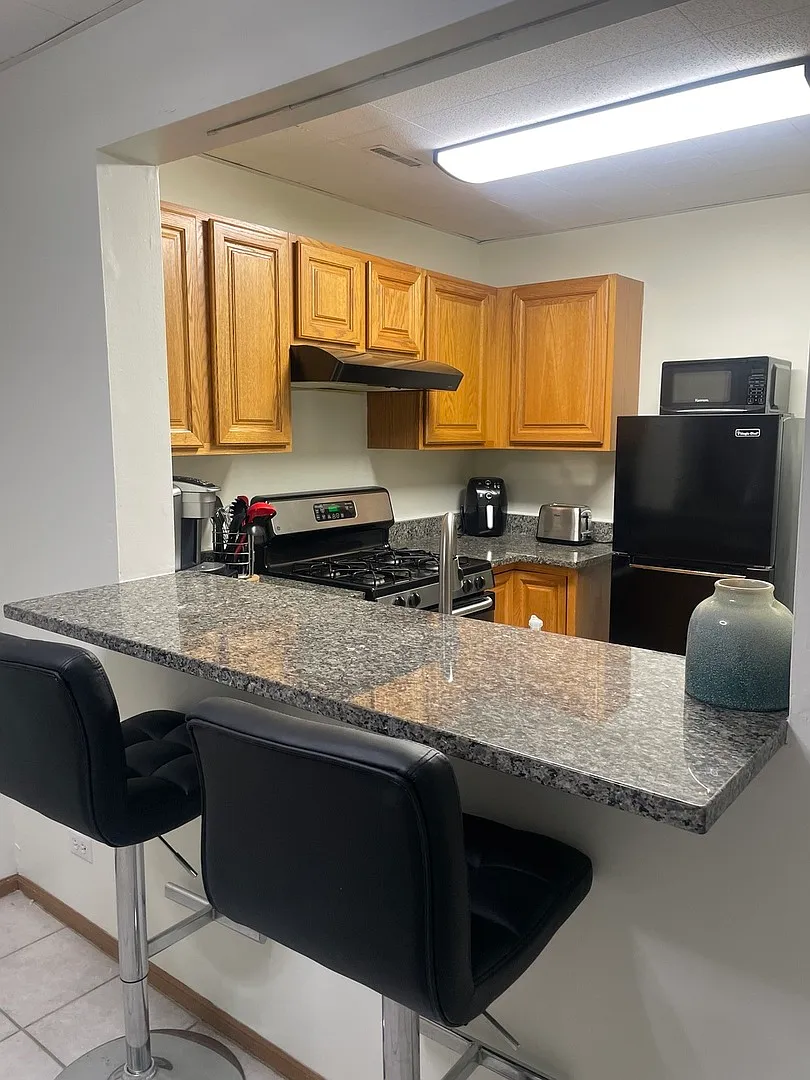 2 bed, $2,000 — Photo 4