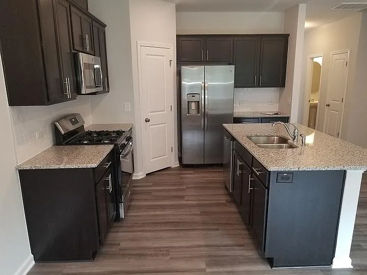 1106 Gentle Reed Dr — Photo 2