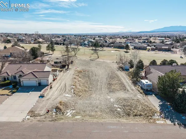 450 W Pin High Dr, Pueblo West, CO 81007