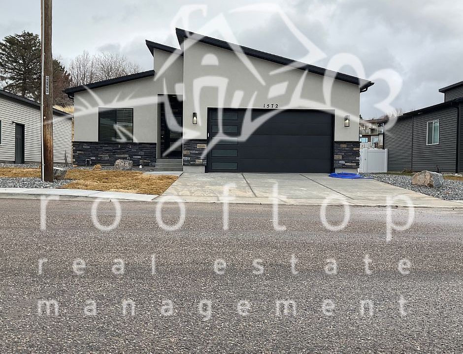 1st image of 1572 Surprise Valley Rd