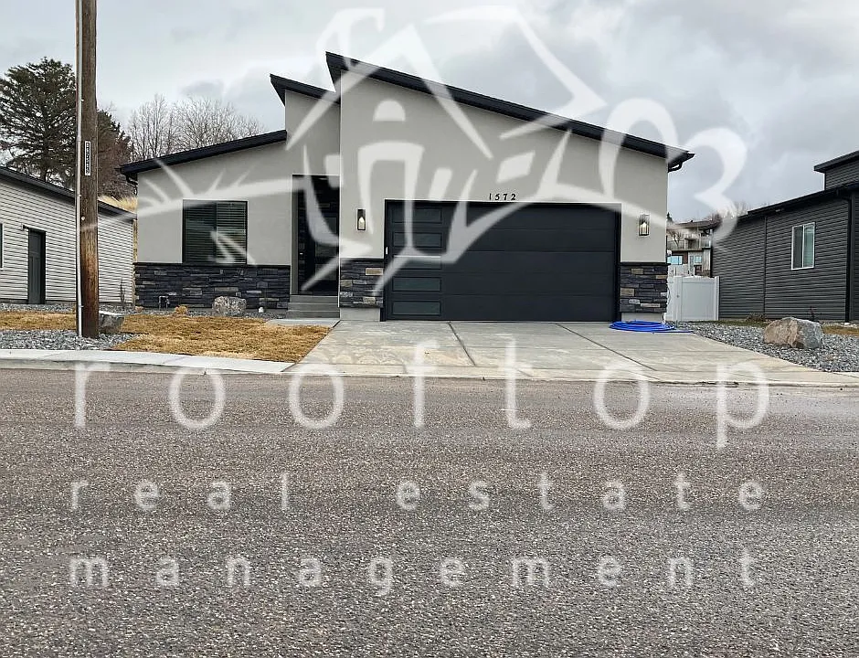 1572 Surprise Valley Rd