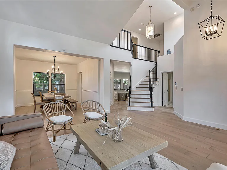 133 Madrid Way — Photo 4