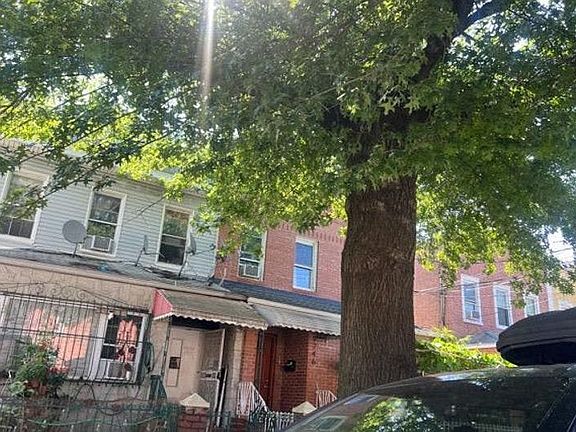 4th image of 9748 Corona Ave