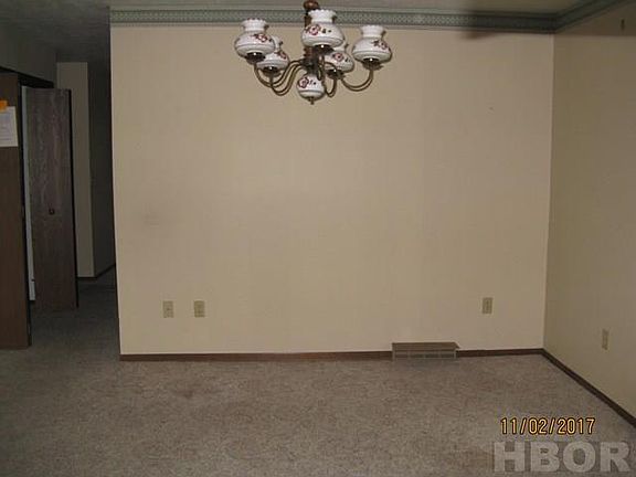 5th image of 3925 Woodland Ct
