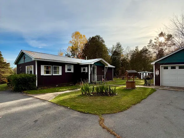 55 Standish Rd, Saranac, NY 12981
