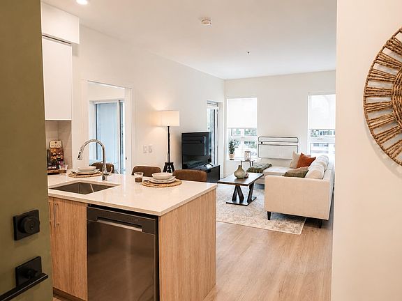 3rd image of 245 Bewicke Ave #411