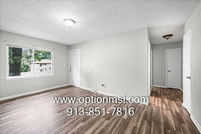 345 S 73rd Dr — Photo 7