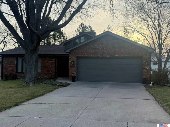 5520 S 68th St, Lincoln, NE 68516