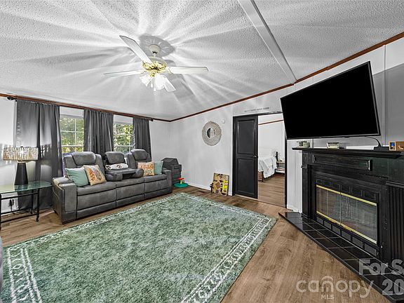 4th image of 102 Sycamore Dr