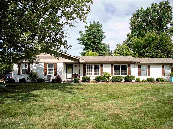 2nd image of 921 Meadowlark Dr