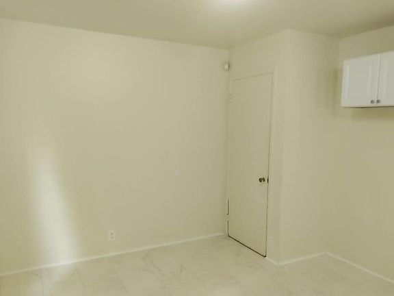 4th image of 6142 Penwood Rd