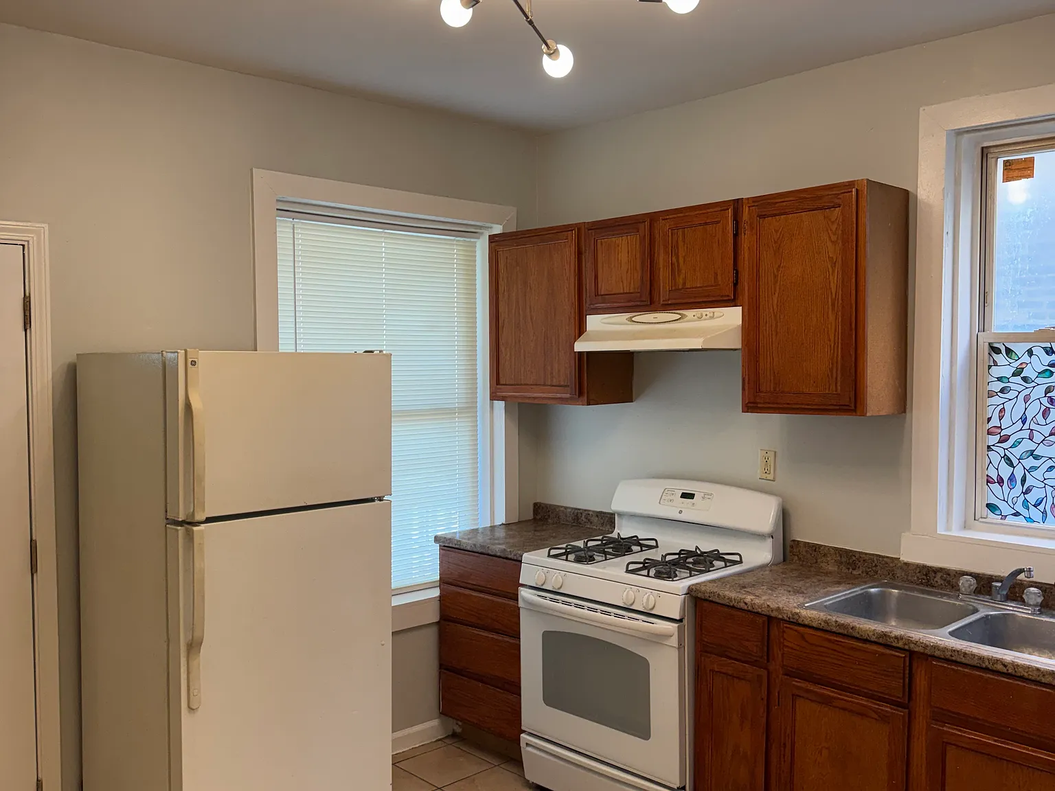 2 bed, 1100 sqft, $1,500 — Photo 4