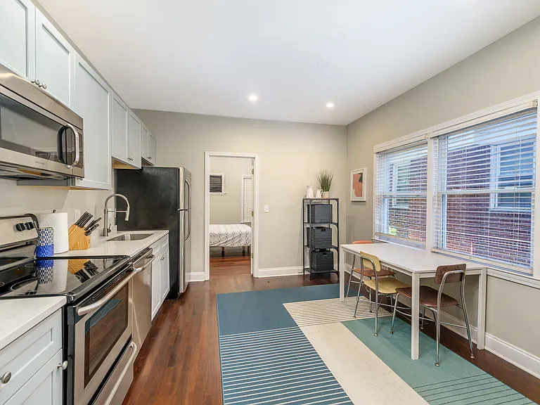 604 Glen Iris Dr NE #2 — Photo 3