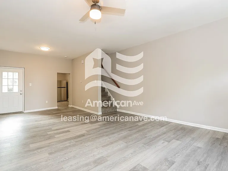 1373543_004_living_room_4.jpg