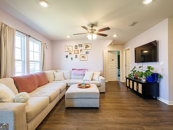 3rd image of 9069 Torrington Ln