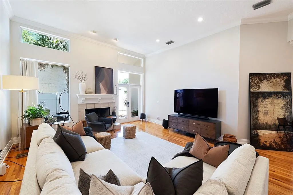 3 bed, 2.5 bath, 3362 sqft, $7,500 — Photo 4