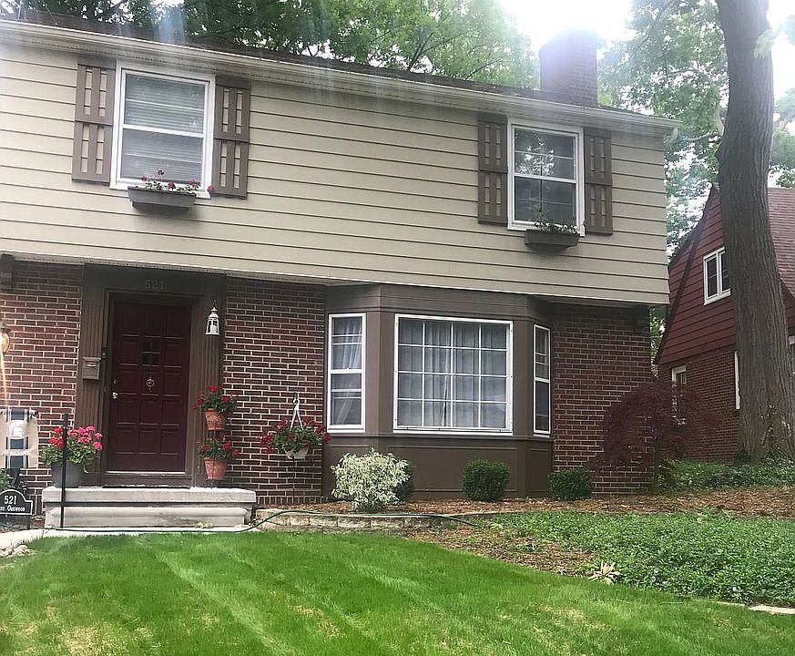 1st image of 521 W Oakwood Dr