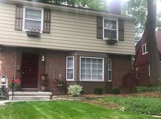 521 W Oakwood Dr, East Lansing, MI 48823