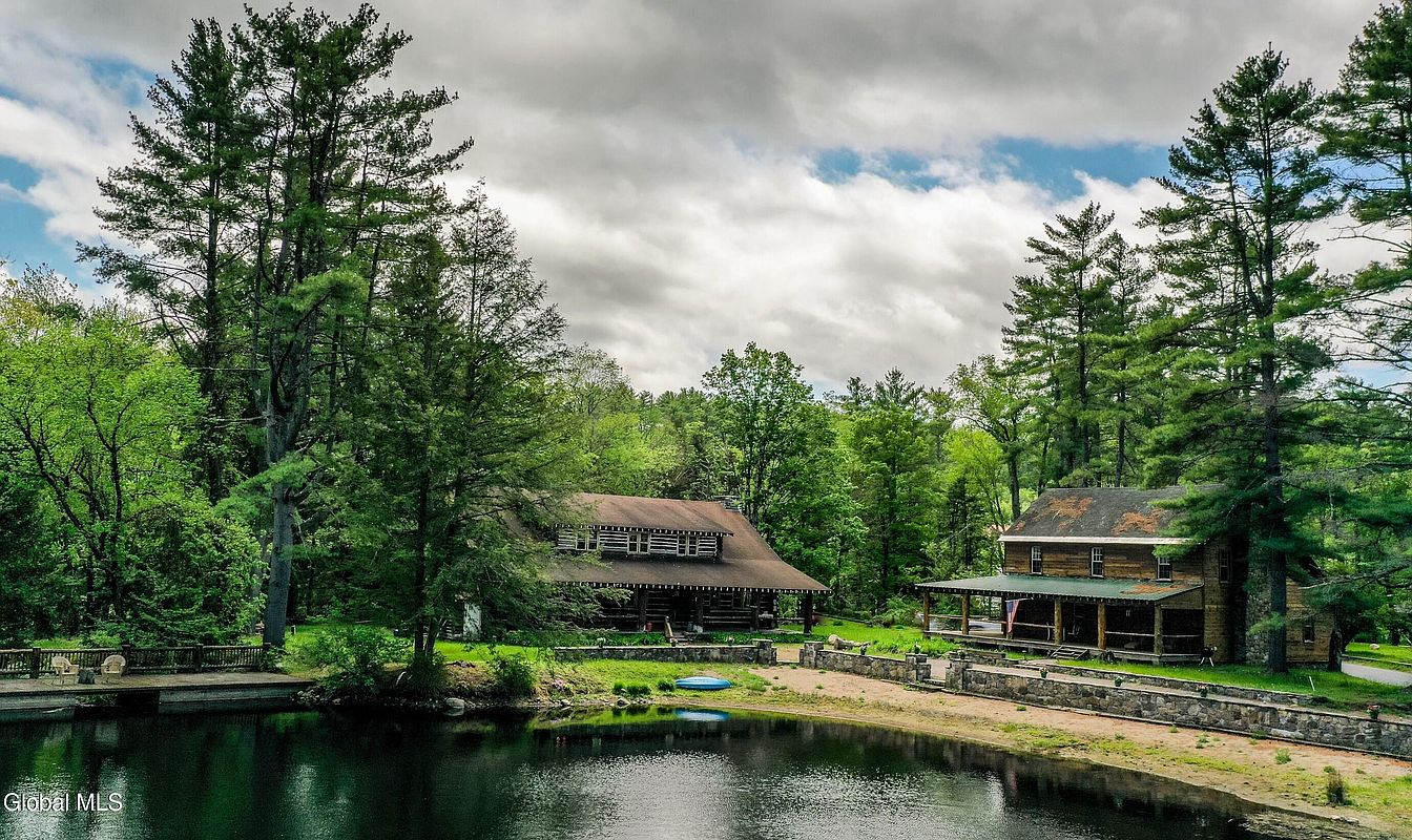 1st image of 746 Howe Road