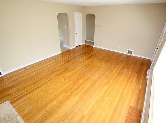 5th image of 2094 Kentwell Rd