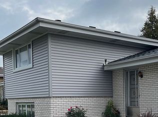 143 Century Dr, Wood Dale, IL 60191