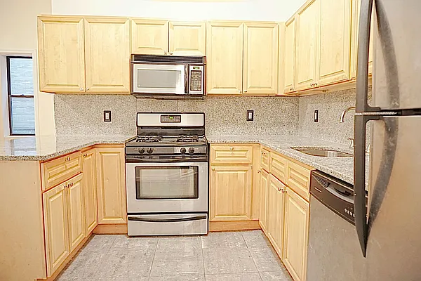 Rented by Compass | media 10