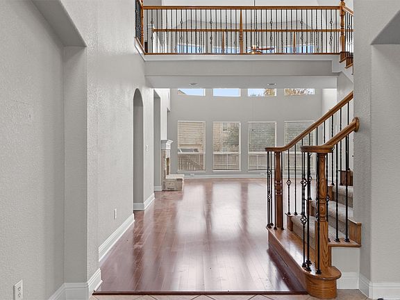 4th image of 1501 Lake Forest Cv
