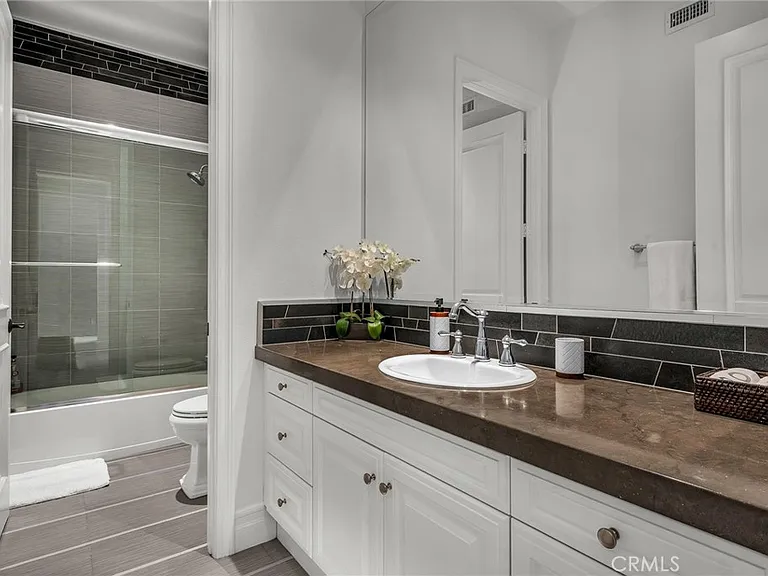 8001 Ocean Bluff Dr — Photo 18