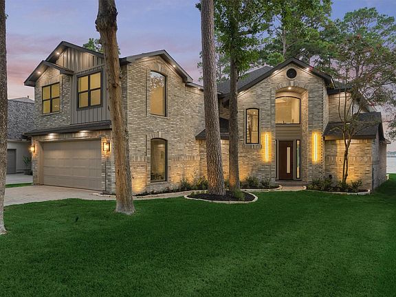 2nd image of 2811 Hemingway Dr