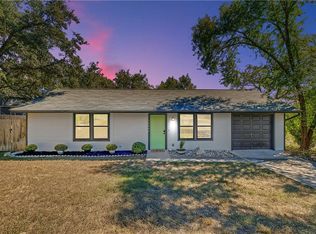 10805 W Lakeview Dr, Jonestown, TX 78645