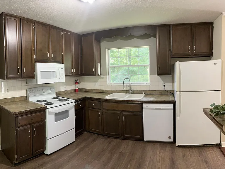 1806 E Mansfield Dr — Photo 12