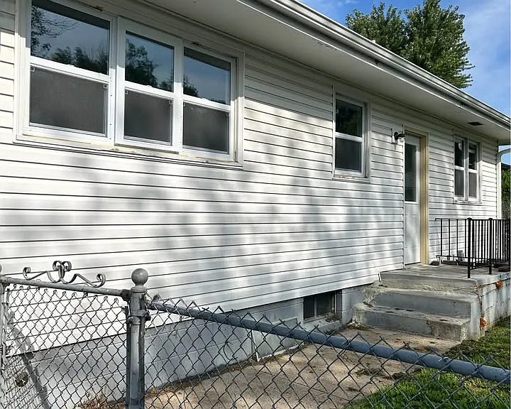 823 N 25th St — Photo 4
