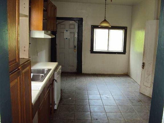 3rd image of 59 Connecticut St