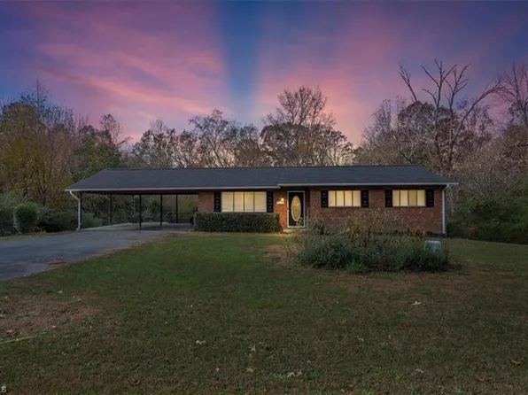 7113 Davis Country Rd, Randleman, NC 27317