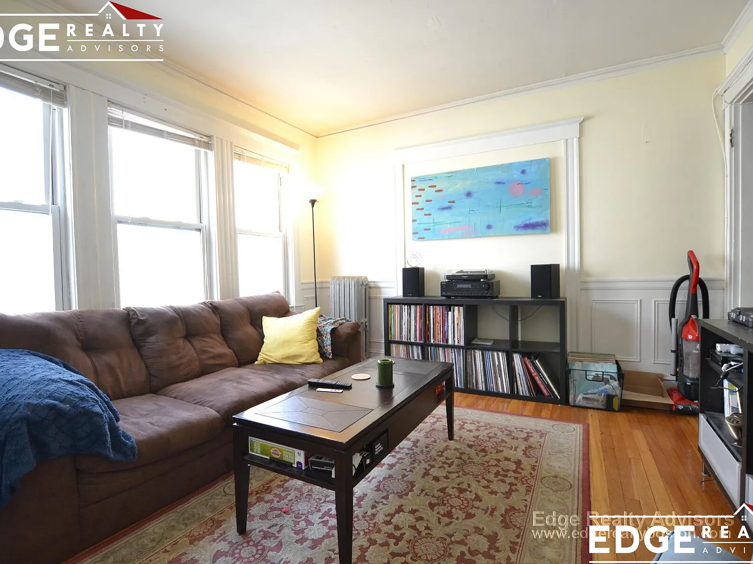 4 bed, 1300 sqft, $4,300 — Photo 2