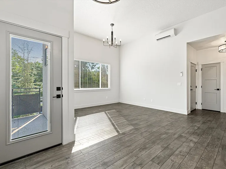 174 S Kestrel Pl — Photo 6