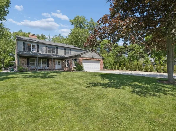 818 Valley Rd, Lake Forest, IL 60045