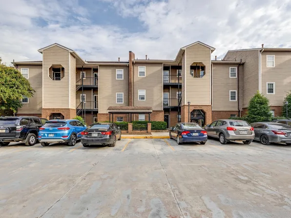 120 W End Pl, Nashville, TN 37205