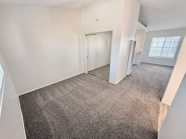 1207 Mira Mar Ave #204 — Photo 7