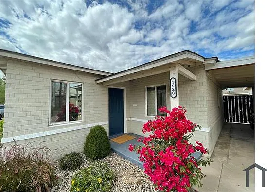 1920 W Mulberry Dr