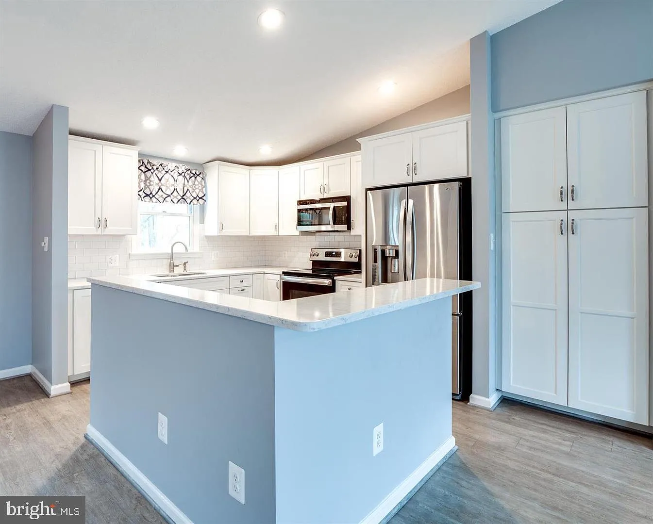 3 bed, 2.5 bath, 1747 sqft, $2,995 — Photo 4