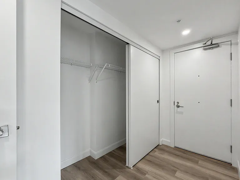 2511 Carolina St — Photo 49