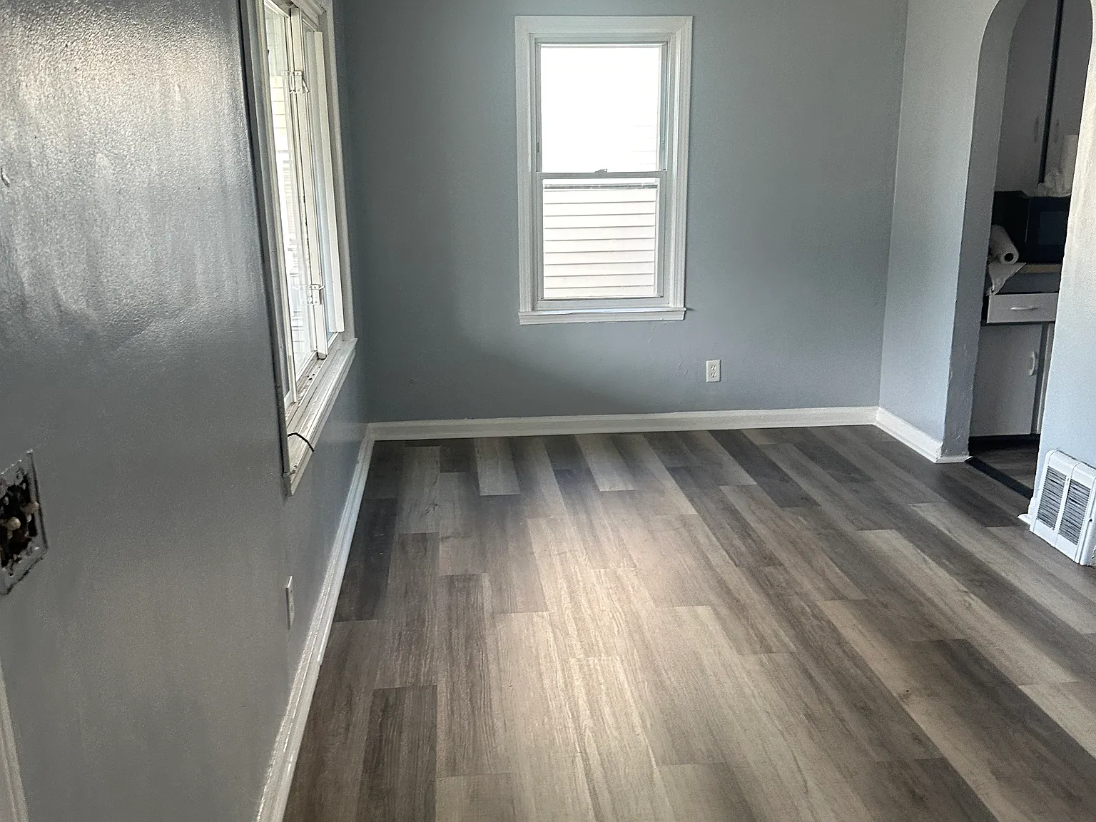 3 bed, 1.5 bath, 1000 sqft, $1,300 — Photo 3