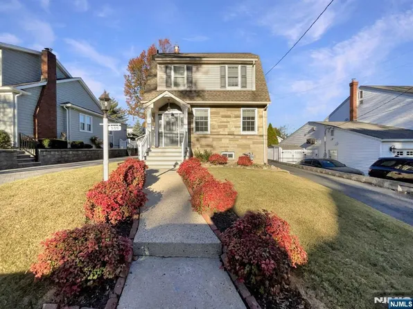 339 Roosevelt Ave, Hasbrouck Heights, NJ 07604