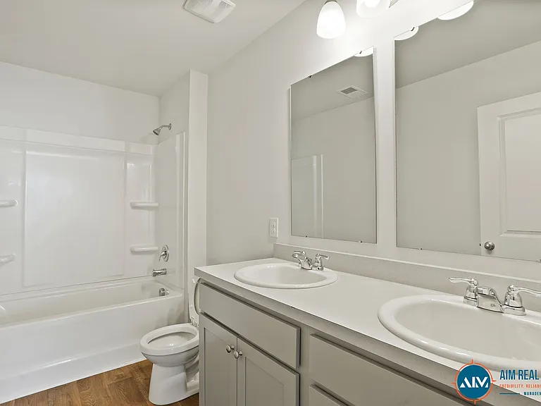 127 Auditorium Rd — Photo 43