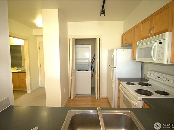 5th image of 111 108th Ave NE Unit A403