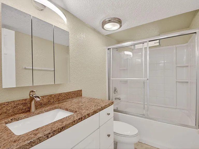 2615 NE 1st Ct #312 — Photo 37